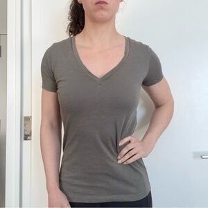 J.Crew Gray V-Neck T-shirt Classic Basic Y2K Elena Gilbert Preppy Summer Cotton